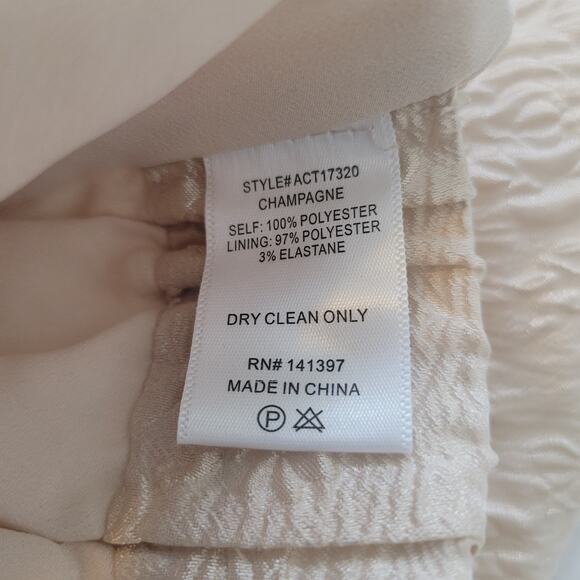 ASTR‎ The Label Women’s Size M Tassia Jacquard Puff Sleeve Crop Top - Picture 5 of 8